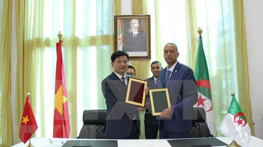 Vietnamese and Algerian localities set up twinning relations